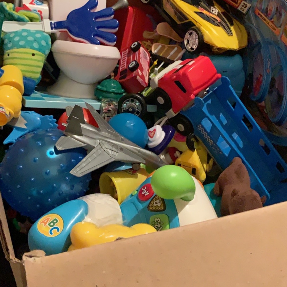 Toys - Picture 3 of 3